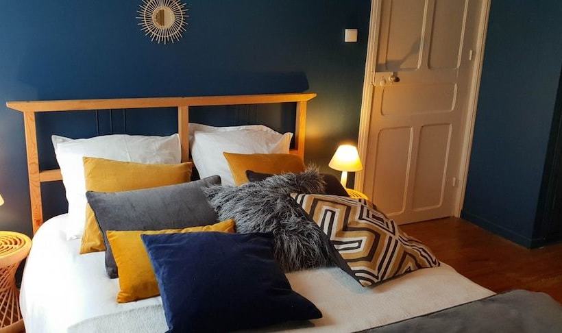 Roc Refuge Out Of The City