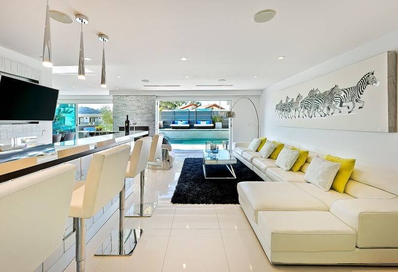 Villa Genesis Hollywood Estate With Stunning Views