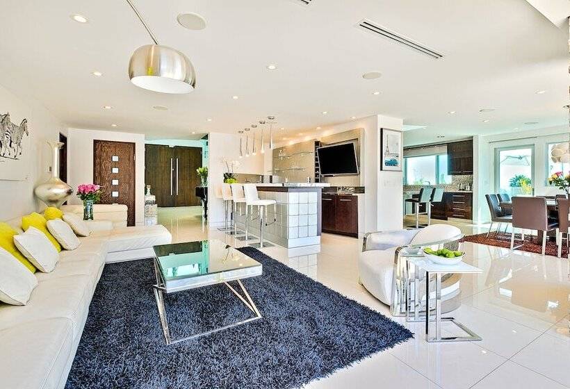 Villa Genesis Hollywood Estate With Stunning Views
