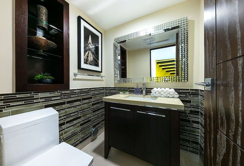 Villa Genesis Hollywood Estate With Stunning Views