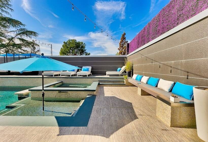 Villa Genesis Hollywood Estate With Stunning Views