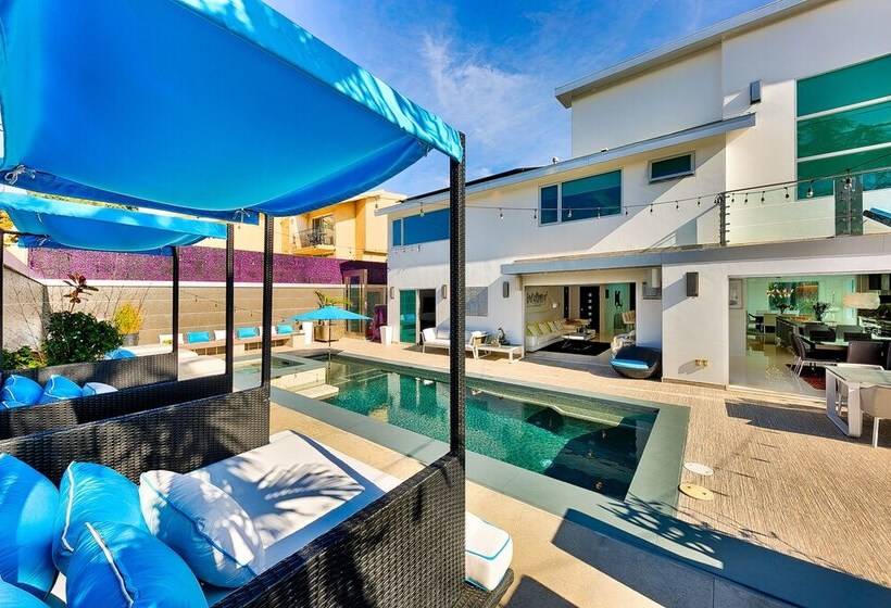 Villa Genesis Hollywood Estate With Stunning Views