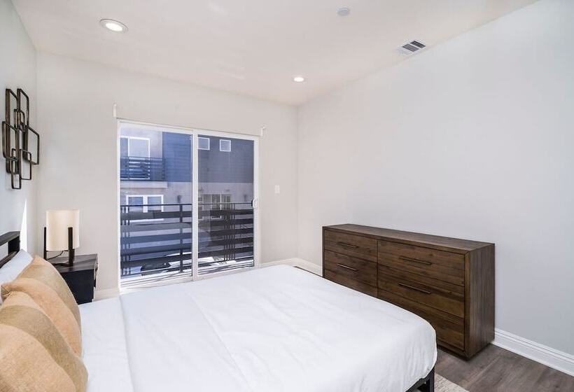 Brand New Luxury 3bdr Townhome In Silver Lake