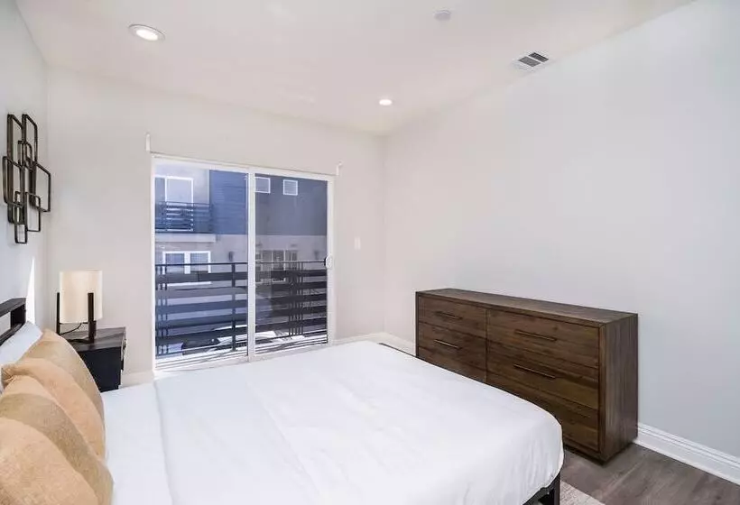 Brand New Luxury 3bdr Townhome In Silver Lake