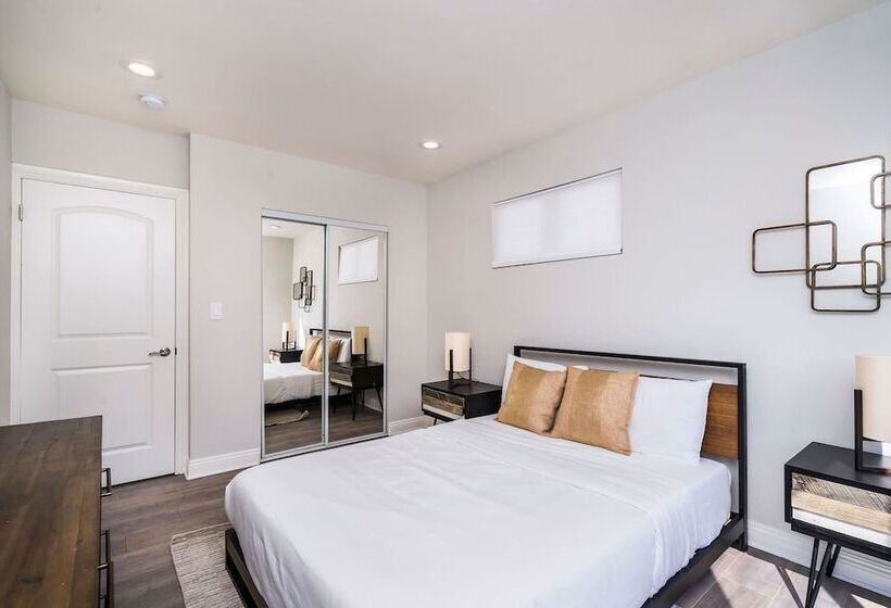 Brand New Luxury 3bdr Townhome In Silver Lake