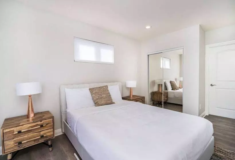 Brand New Luxury 3bdr Townhome In Silver Lake