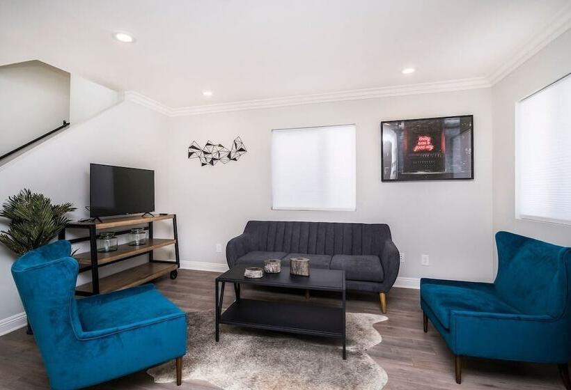 Brand New Luxury 3bdr Townhome In Silver Lake