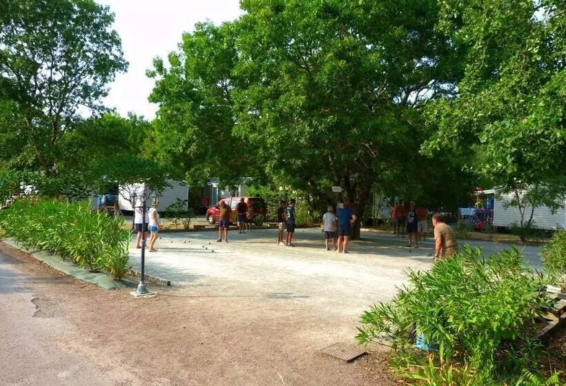 Hotelli Mobil Home Xxl 4 Chambres   Camping Le Domaine D Oléron