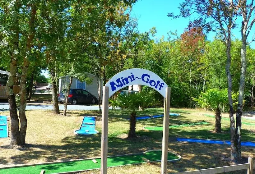 Hotelli Mobil Home Xxl 4 Chambres   Camping Le Domaine D Oléron