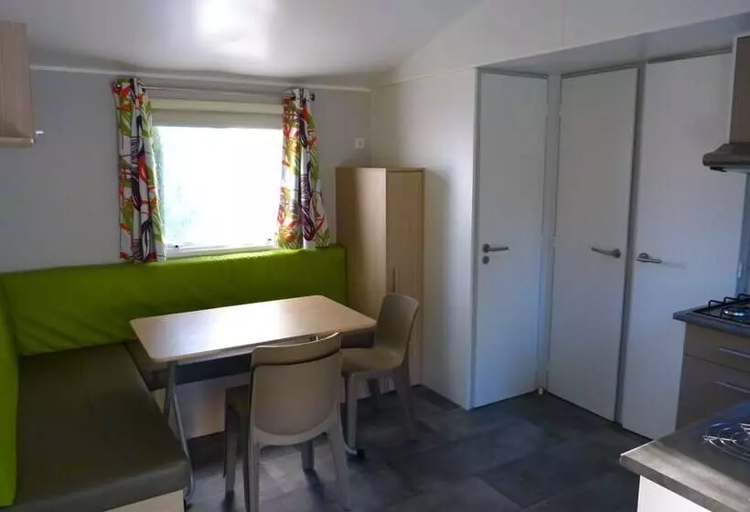 Hotelli Mobil Home Xxl 4 Chambres   Camping Le Domaine D Oléron