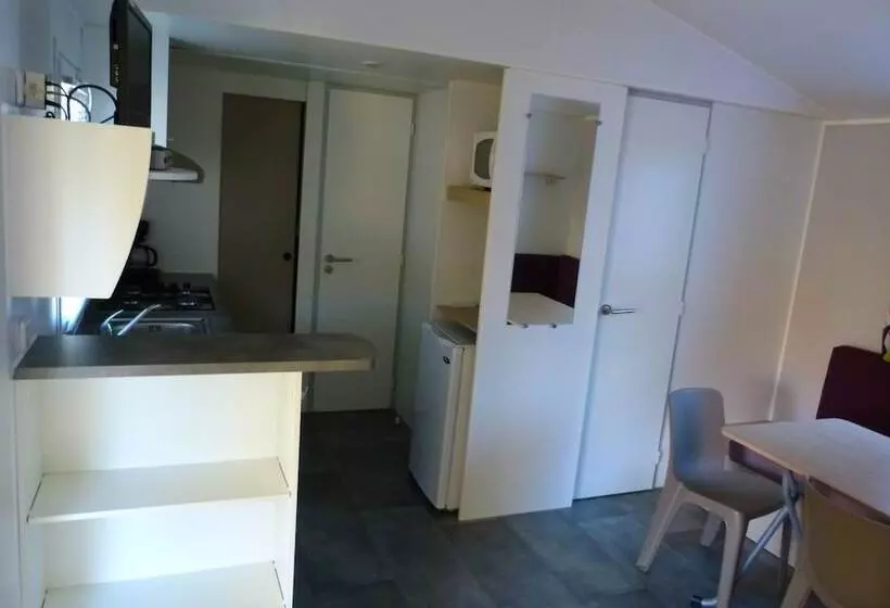 Hotelli Mobil Home Xxl 4 Chambres   Camping Le Domaine D Oléron