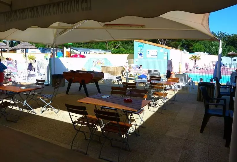 Hotelli Mobil Home Xxl 4 Chambres   Camping Le Domaine D Oléron