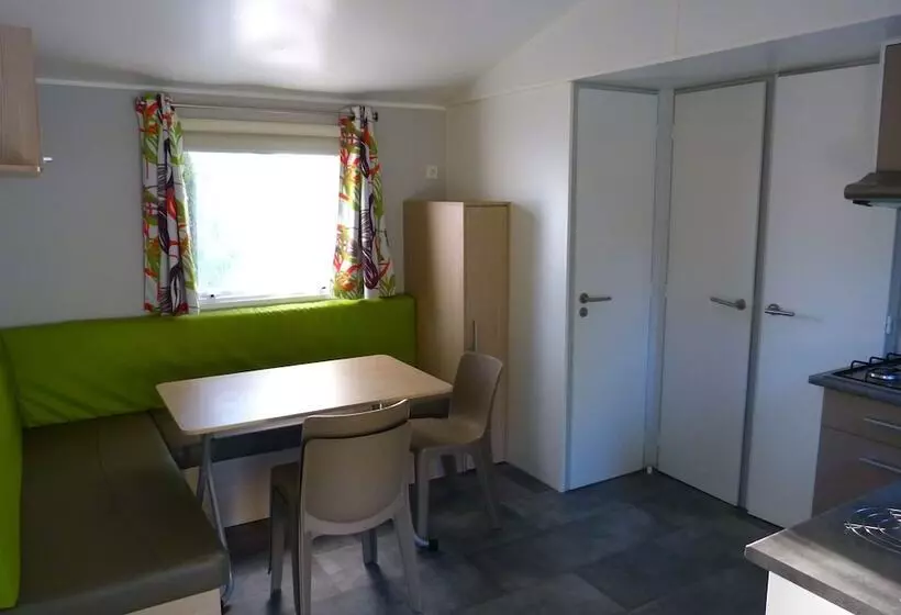 Hotelli Mobil Home Xxl 4 Chambres   Camping Le Domaine D Oléron