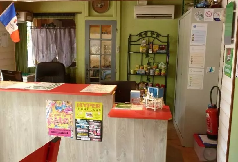 Hotelli Mobil Home Xxl 4 Chambres   Camping Le Domaine D Oléron