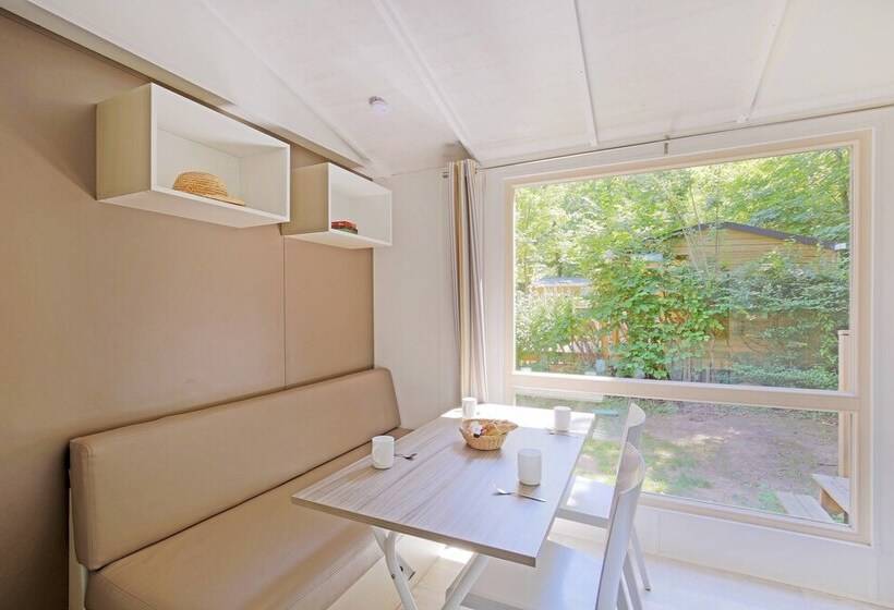 בית מלון כפרי Huttopia Millau