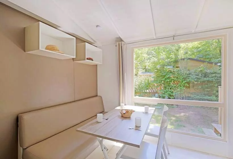 ホテル Huttopia Millau