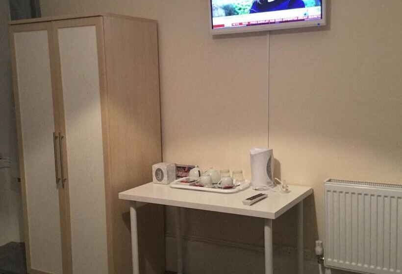 Paisley Central Luxury Rooms & Apartment