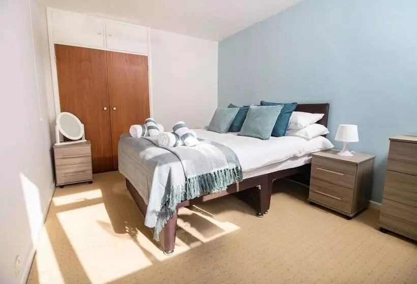 ペンション Rivermead Serviced Accommodation