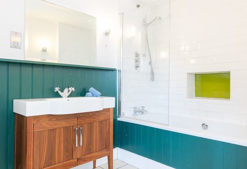 The Saddle And Stable Rooms