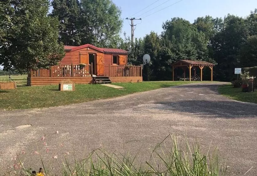 Hotelli Camping La Croix Badeau   Mobilehomes