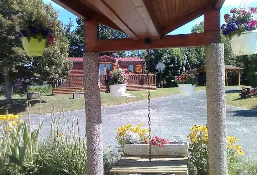 Hotelli Camping La Croix Badeau   Mobilehomes