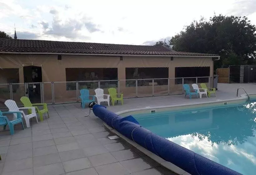 Hotelli Camping La Croix Badeau   Mobilehomes