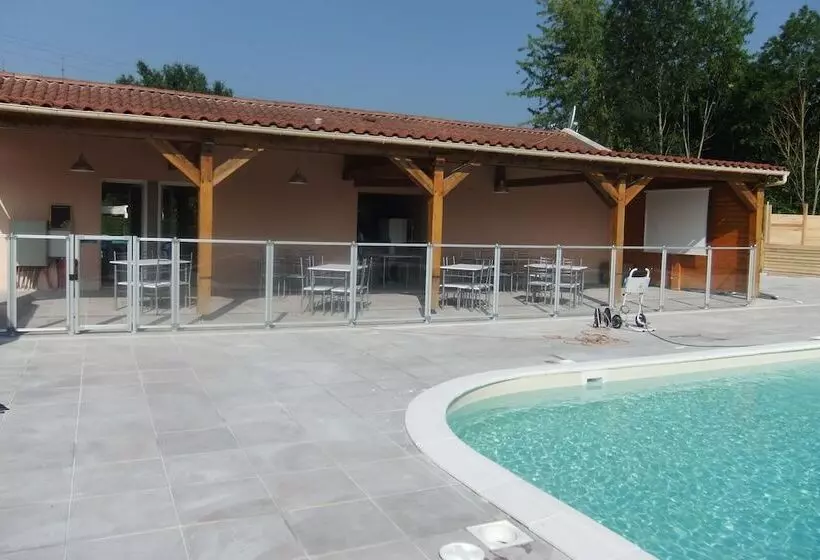 Hotelli Camping La Croix Badeau   Mobilehomes