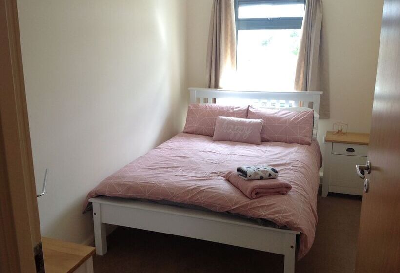 Pretty Properties Tillage Green