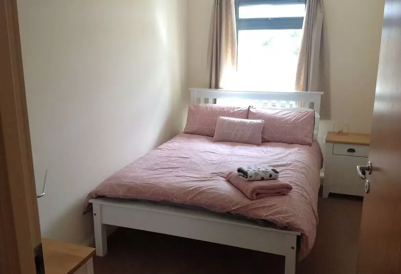 Pretty Properties Tillage Green