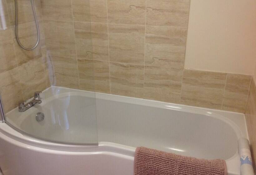 Pretty Properties Tillage Green