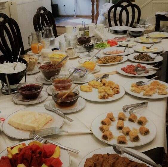 בית מלון כפרי Archontiko Petras 1821