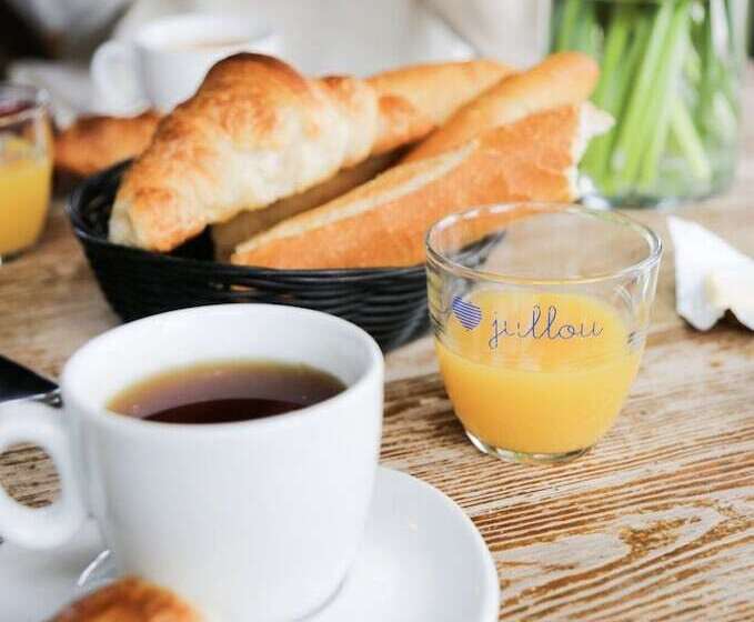 ホテル Hôtel Des Pins