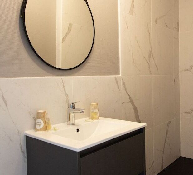 ホテル Hôtel Des Pins