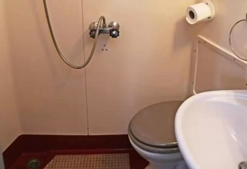 Hotelli Hôtel Des Pins