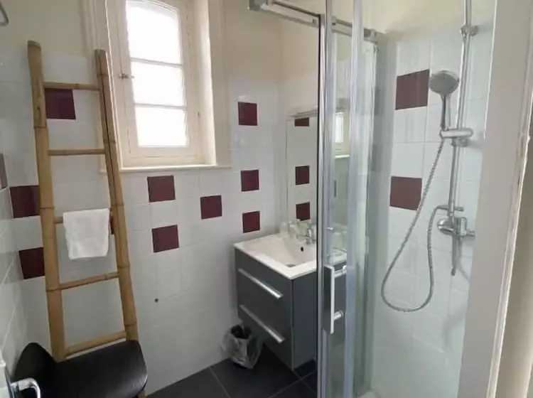 Hotelli Hôtel Des Pins