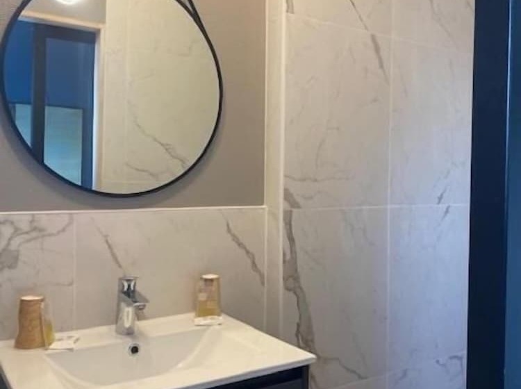 ホテル Hôtel Des Pins