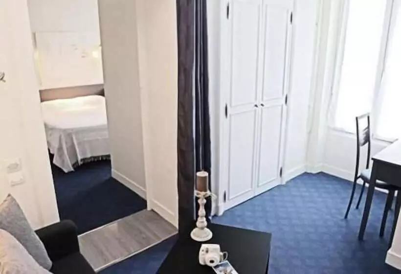 Hotelli Hôtel Des Pins