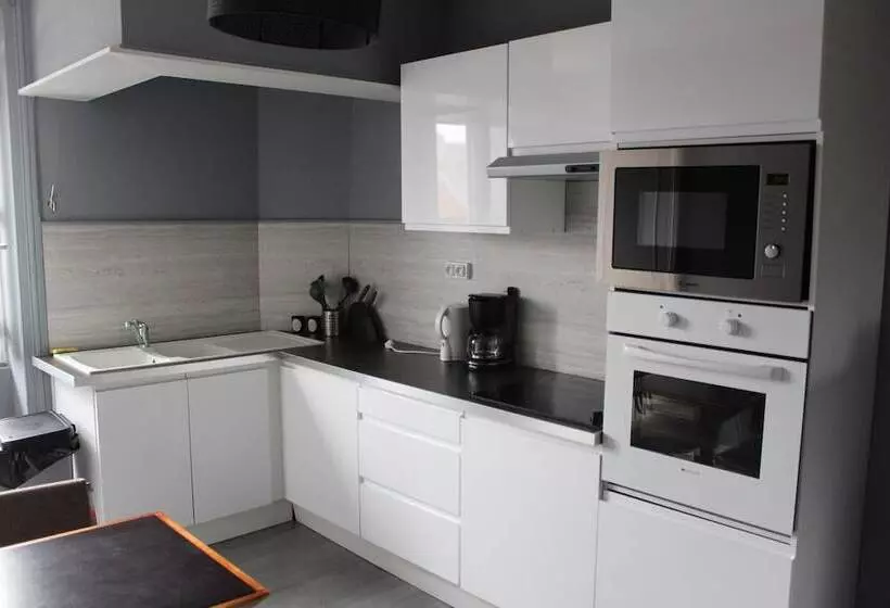 Hotelli Hôtel Des Pins