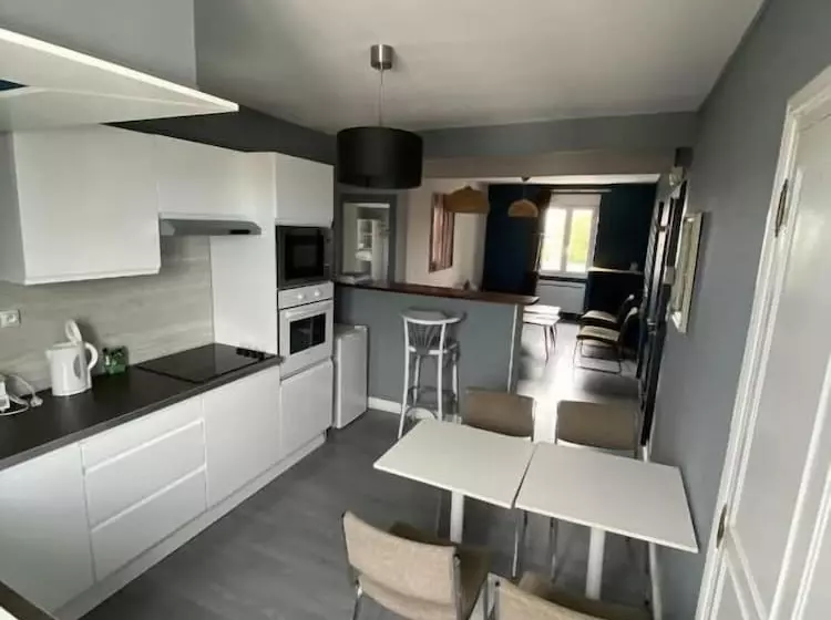 Hotelli Hôtel Des Pins