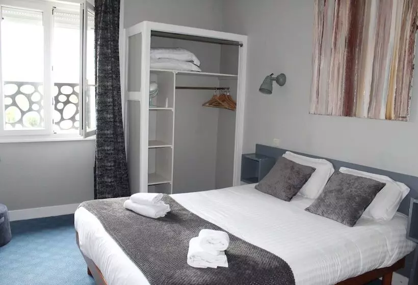 Hotelli Hôtel Des Pins