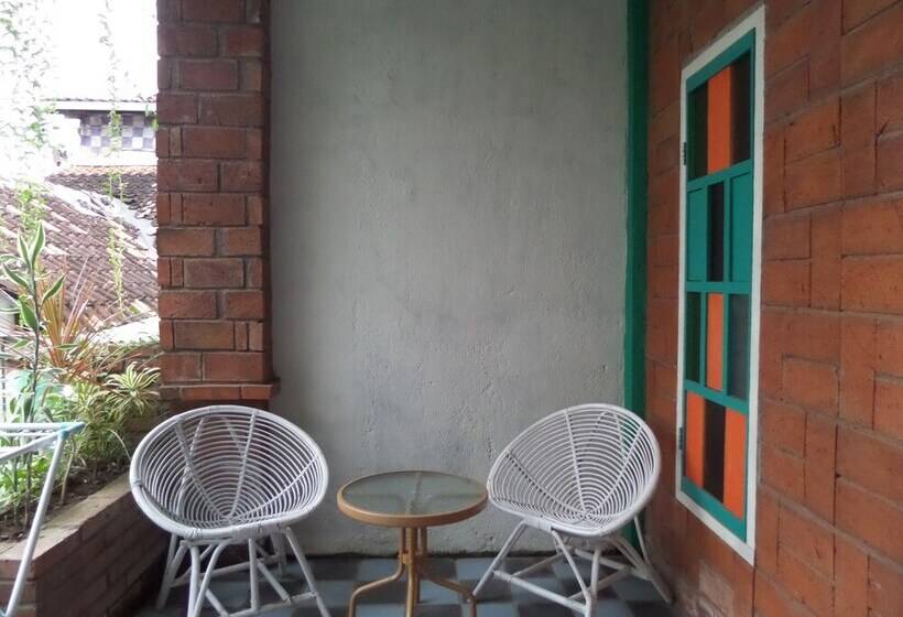 Hotel Omah Ndeliq Jogja