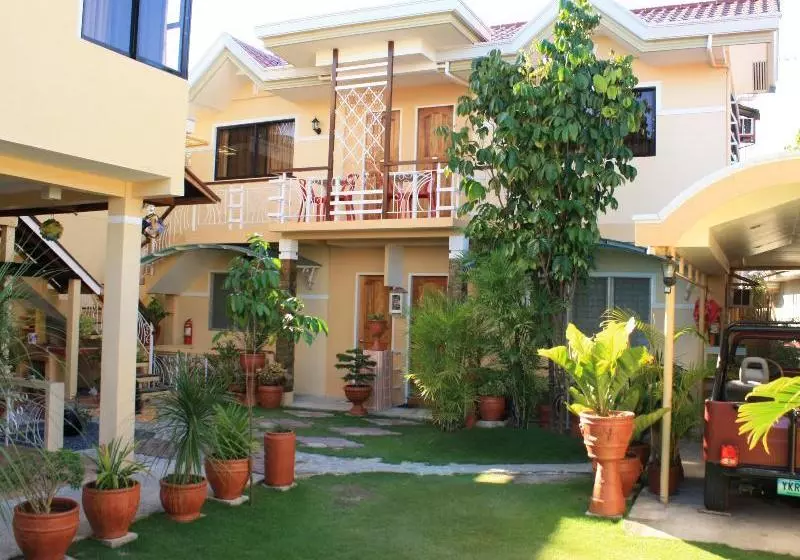 هتل Oslob Malonzo Pension House