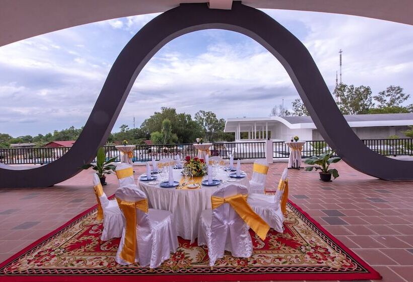 هتل Pacific Premier Resort & Spa