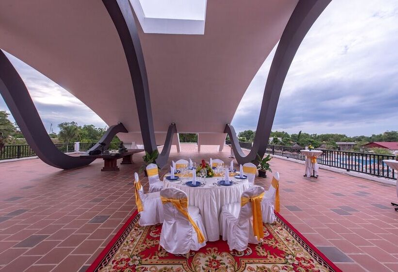 هتل Pacific Premier Resort & Spa