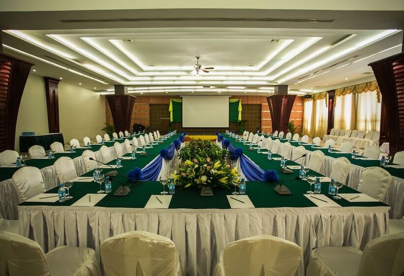 هتل Pacific Premier Resort & Spa