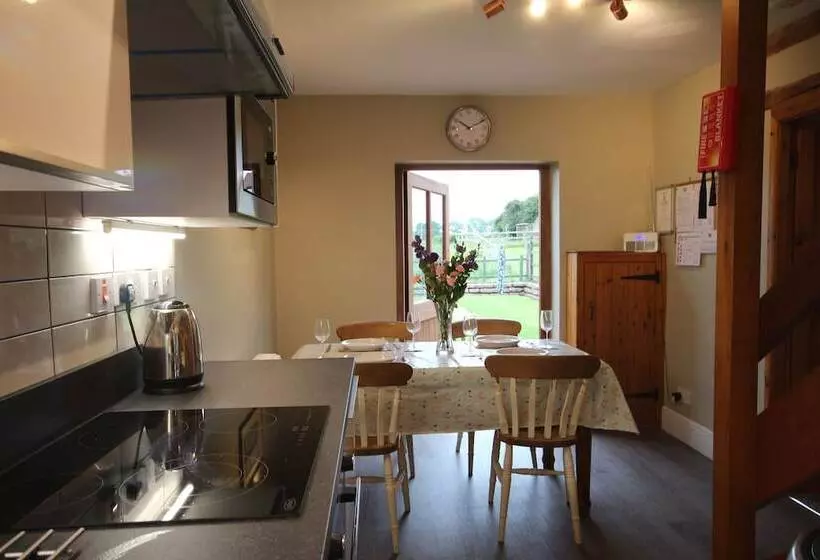 Whitley Elm Cottages
