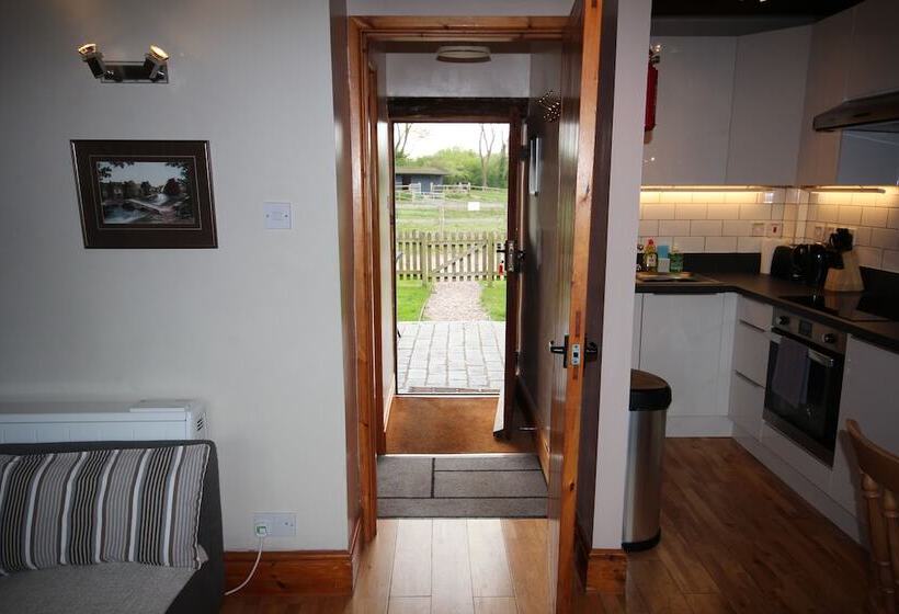 Whitley Elm Cottages