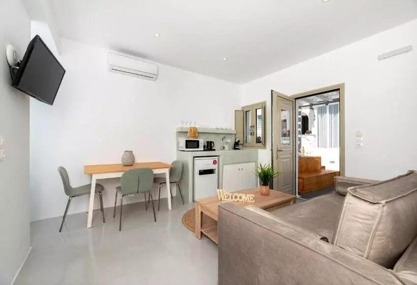 Aerenia Luxury Suites