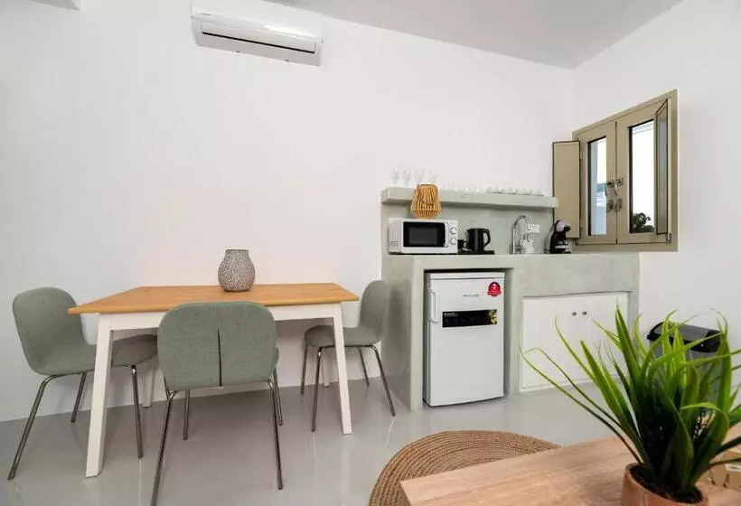 Aerenia Luxury Suites