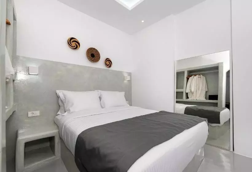Aerenia Luxury Suites